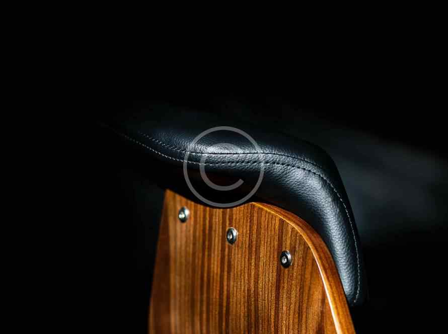 post 89 copyright - Vakana